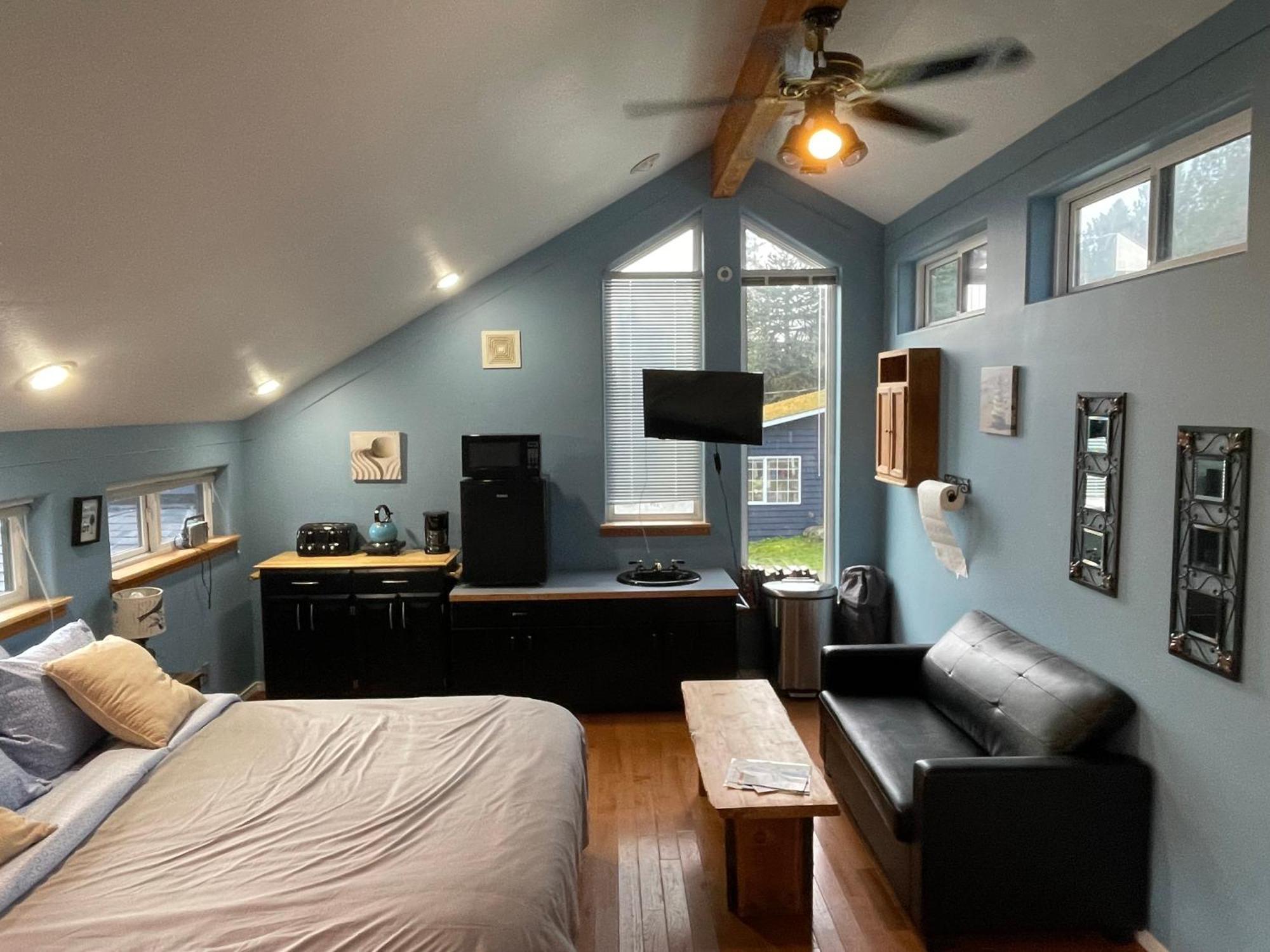Oceanfront Studio/Loft: Alpacas, Oysters & Kayaks Shelton Extérieur photo